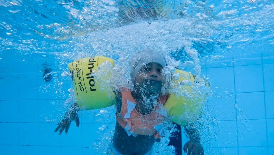 Swimming class for kids in galle.